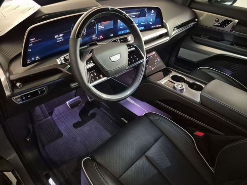 Certified 2026 Cadillac Vistiq Premium Luxury w/ LPO, Floor Liner Package AWD/4WD image 2