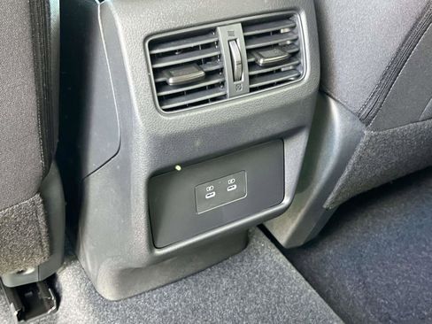 Used 2026 Nissan Rogue SV image 31