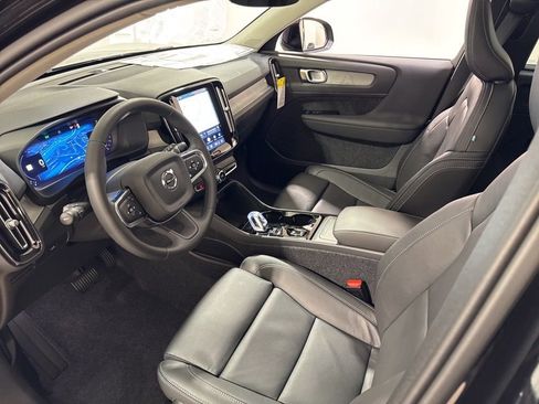 New 2026 Volvo XC40 B5 Plus w/ Climate Package AWD/4WD image 18