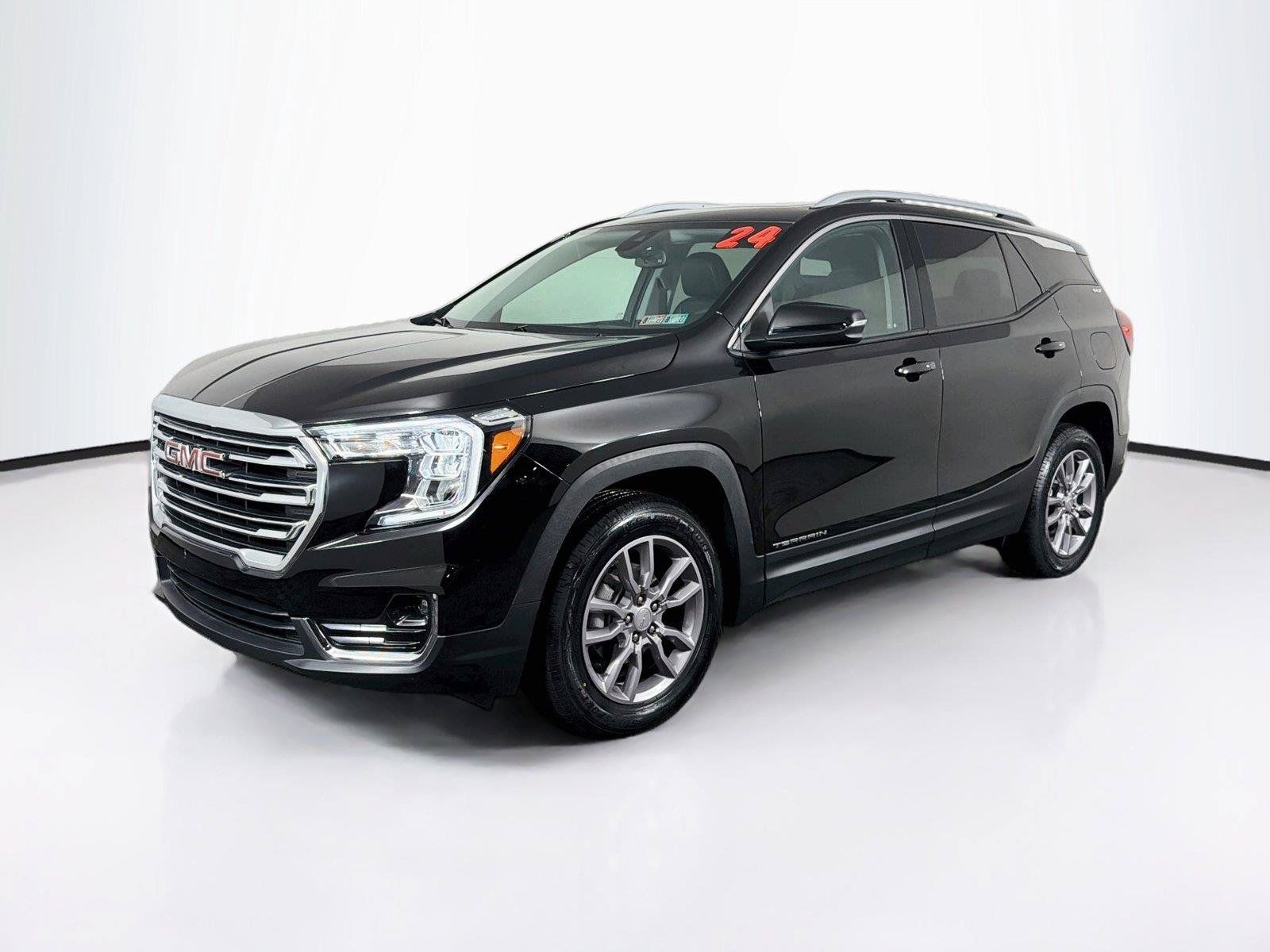 Used 2024 GMC Terrain SLT w/ Infotainment Package II AWD/4WD image 7