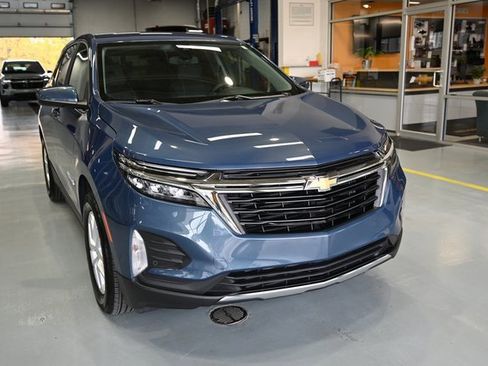 Used 2024 Chevrolet Equinox LT image 3