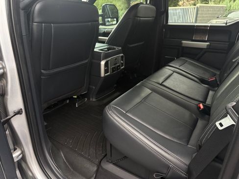Used 2022 Ford F250 Lariat w/ Black Appearance Package AWD/4WD image 35