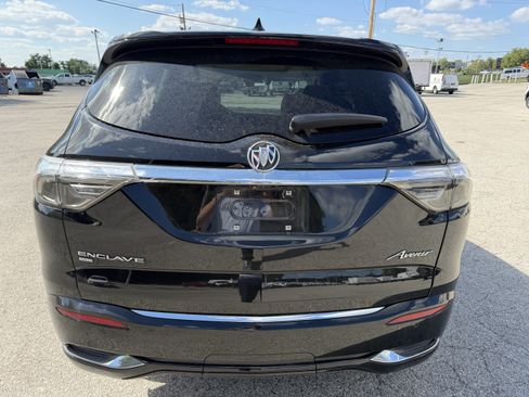 Used 2024 Buick Enclave Avenir AWD/4WD image 6