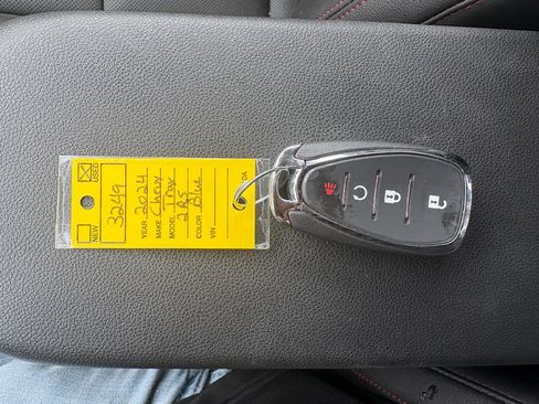 Used 2024 Chevrolet Trax RS w/ Sunroof Package image 28