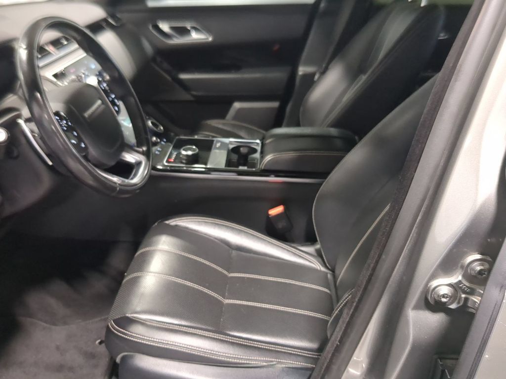 Used 2019 Land Rover Range Rover Velar R-Dynamic SE AWD/4WD image 19