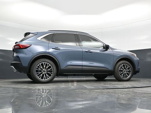 New 2026 Ford Escape SE FWD image 57