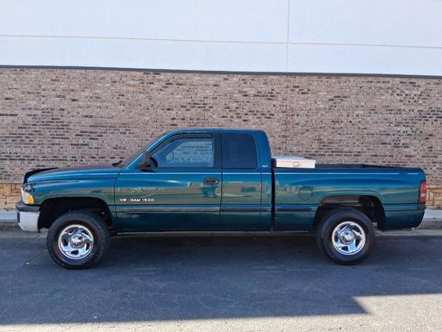 Used 1998 Dodge Ram 1500 Truck 2WD Quad Cab image 2