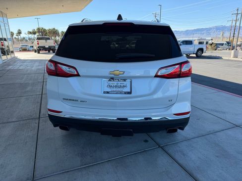 Used 2019 Chevrolet Equinox LT w/ Sun & Navigation Package image 4