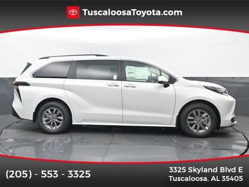 New 2026 Toyota Sienna XLE FWD image 1