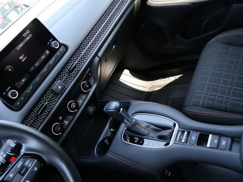 Certified 2025 Honda HR-V Sport image 18