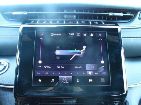 Used 2025 Jeep Grand Cherokee Laredo X AWD/4WD image 20