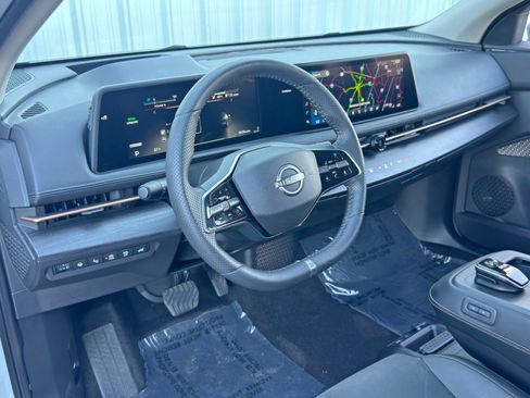Used 2025 Nissan Ariya FWD image 13