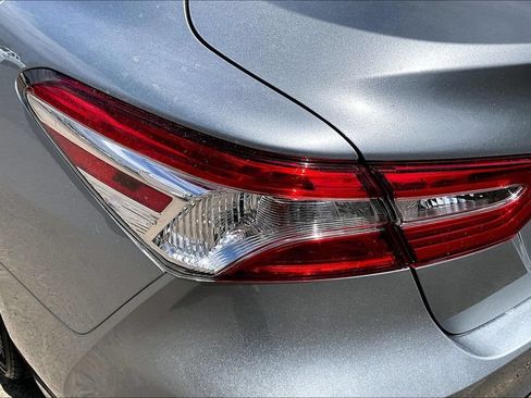 Used 2019 Toyota Camry LE FWD image 28