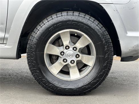 Used 2011 Toyota 4Runner SR5 image 28