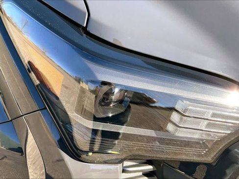 Certified 2025 Toyota Tacoma SR5 AWD/4WD image 27