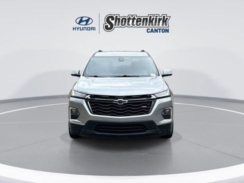 Used 2023 Chevrolet Traverse RS image 3