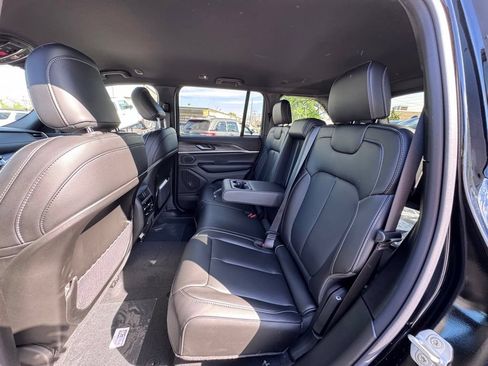 New 2026 Jeep Grand Cherokee Limited AWD/4WD image 14