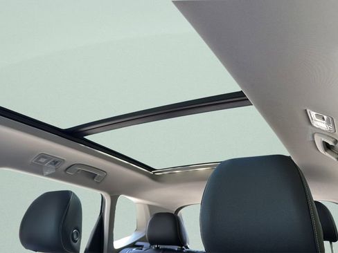 New 2026 Volkswagen Taos SE image 14