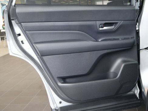 Used 2026 Toyota Grand Highlander XLE FWD image 13