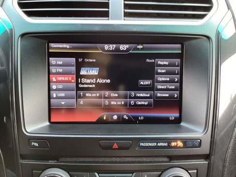 Used 2016 Ford Explorer XLT w/ Equipment Group 202A image 17