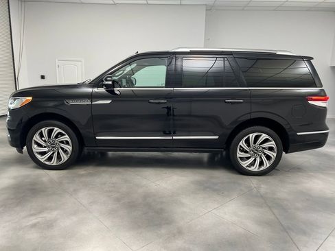 Used 2024 Lincoln Navigator Reserve AWD/4WD image 4