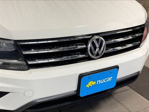 Used 2021 Volkswagen Tiguan SE w/ Panoramic Sunroof Package AWD/4WD image 31
