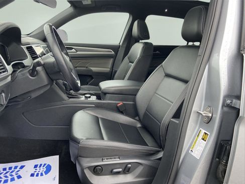 Used 2022 Volkswagen Atlas Cross Sport SEL R-Line AWD/4WD image 16