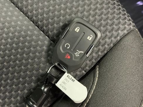 Certified 2023 GMC Acadia SLE w/ Driver Convenience Package image 28