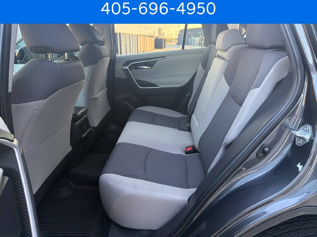 Used 2022 Toyota RAV4 XLE FWD image 18