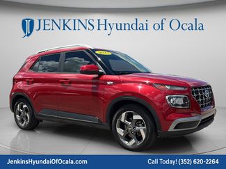 Used 2023 Hyundai Venue SEL FWD video 1