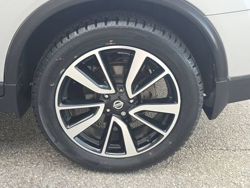 Used 2020 Nissan Rogue SL FWD image 34