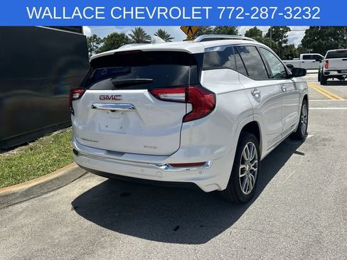 Used 2024 GMC Terrain Denali w/ Denali Premium Package AWD/4WD image 7