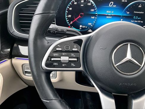 Used 2022 Mercedes-Benz GLS 450 4MATIC image 24