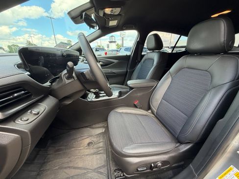 Used 2024 Buick Envista Preferred w/ Convenience I Package FWD image 11