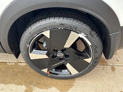 New 2026 Nissan Kicks SR w/ SR Premium Package AWD/4WD image 11