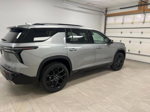 New 2026 Chevrolet Traverse RS w/ LPO, Floor Liner Package AWD/4WD image 11
