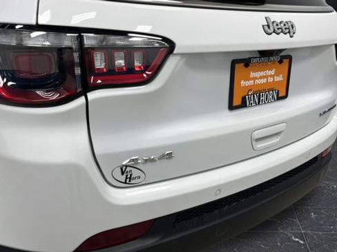 Used 2025 Jeep Compass Limited AWD/4WD image 36