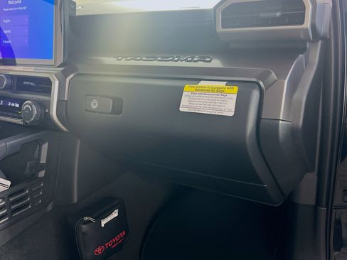 New 2025 Toyota Tacoma TRD Off-Road image 34