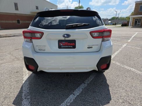 Used 2022 Subaru Crosstrek 2.0i Premium w/ Moonroof Package AWD/4WD image 5