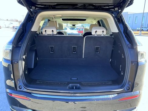 Used 2023 Buick Enclave Avenir w/ Avenir Technology Package image 9