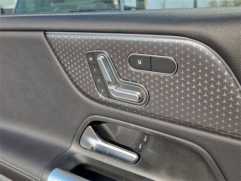 New 2026 Mercedes-Benz GLB 250 4MATIC image 22