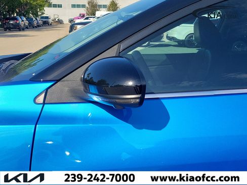Used 2023 Nissan Sentra SR w/ SR Premium Package FWD image 4