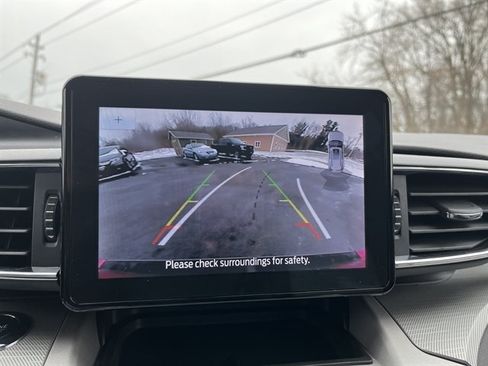 Used 2023 Ford Explorer XLT w/ Equipment Group 202A AWD/4WD image 24