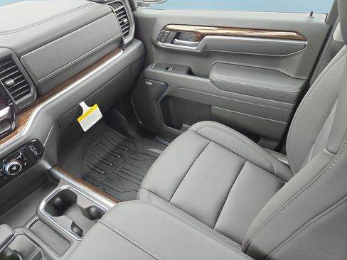 New 2026 GMC Sierra 1500 Elevation w/ Elevation Premium Package AWD/4WD image 18