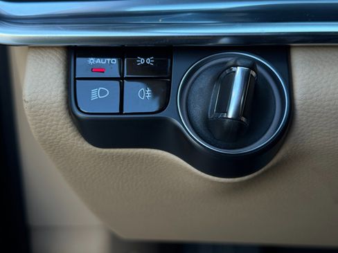 Used 2021 Porsche Panamera 4 image 20