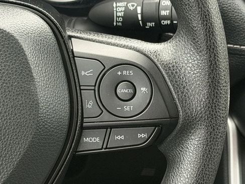 Used 2025 Toyota RAV4 XLE FWD image 15
