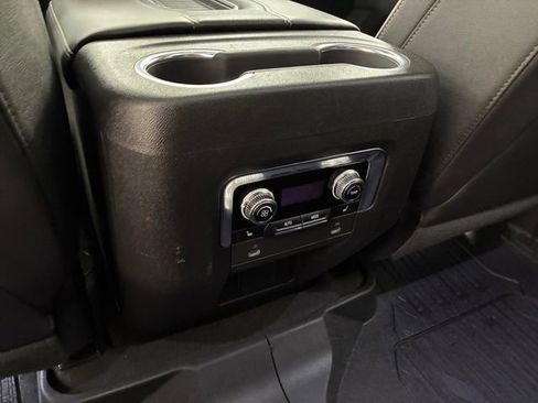Used 2022 GMC Yukon SLT w/ SLT Premium Package AWD/4WD image 19