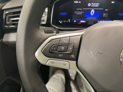 Certified 2025 Volkswagen Jetta SE FWD image 23