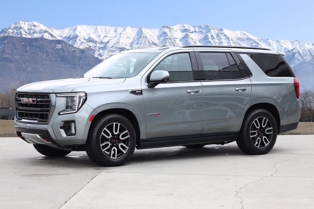 Used 2023 GMC Yukon AT4 w/ AT4 Premium Plus Package AWD/4WD image 2