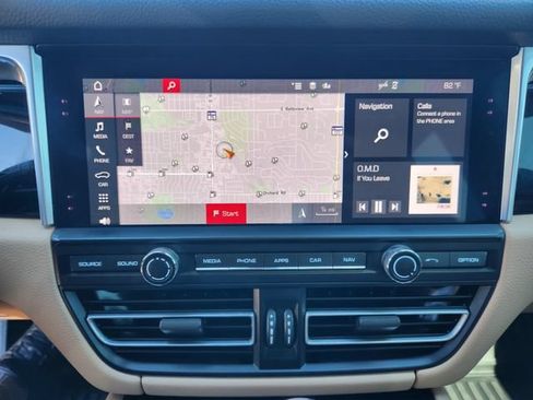 Used 2021 Porsche Macan AWD/4WD image 17